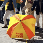 Paraguas totalmente personalizados para free tours turísticos